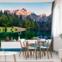 Carta Da Parati Calm Morning View Of Fusine Lake. Colorful Summer Sunrise In Julian Alps With Mangart Peak On Background, Provin